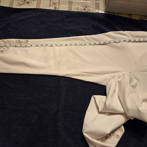 Chico's Fabulously Slimming pants size 1.5 - Picture 10 of 13